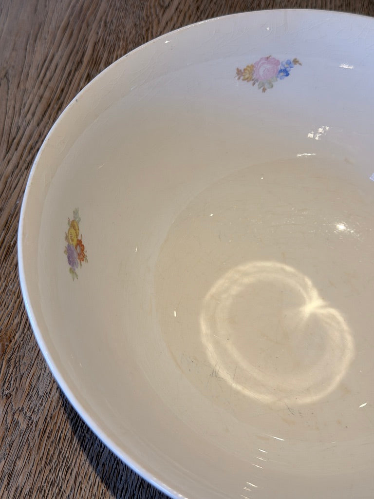 Petrus Regout schaal romantisch bloemmotief