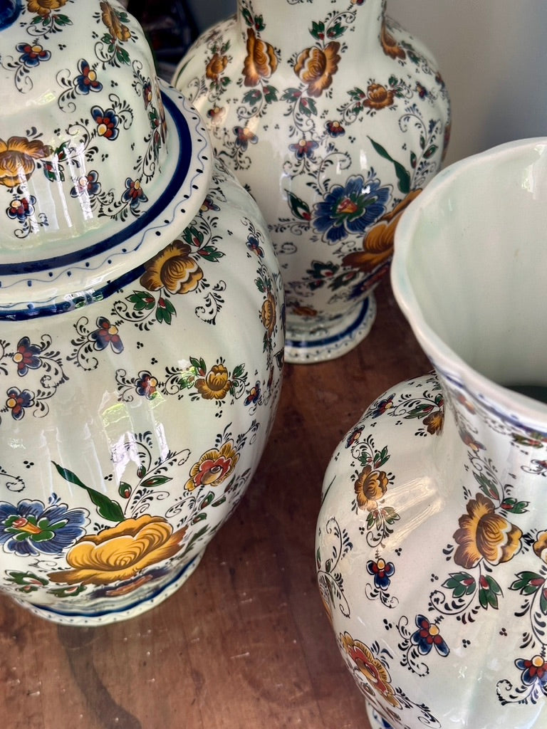 Delfts Polychroom stijl vazen