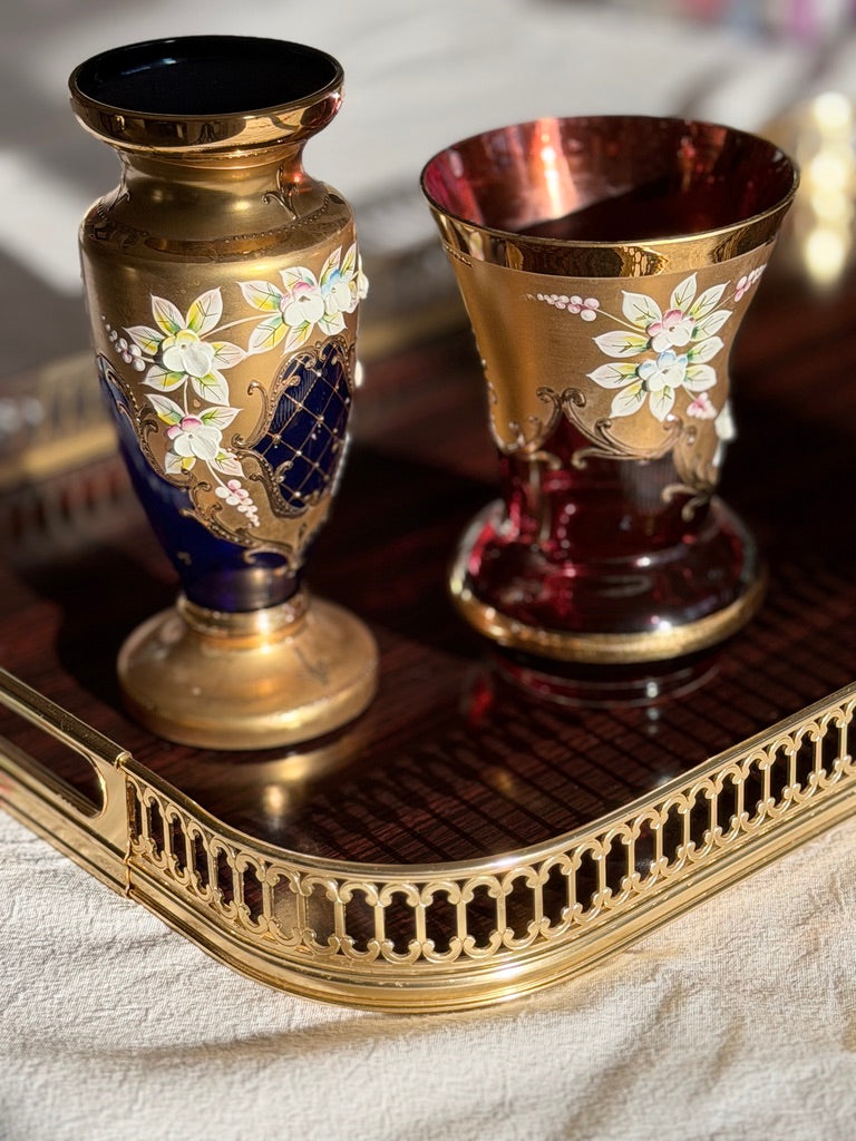 Vintage Boheems glas – set van 2 handbeschilderde vazen met gouddecor