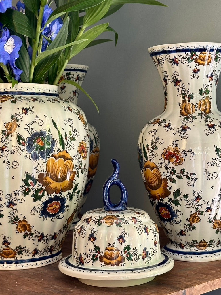 Delfts Polychroom stijl vazen