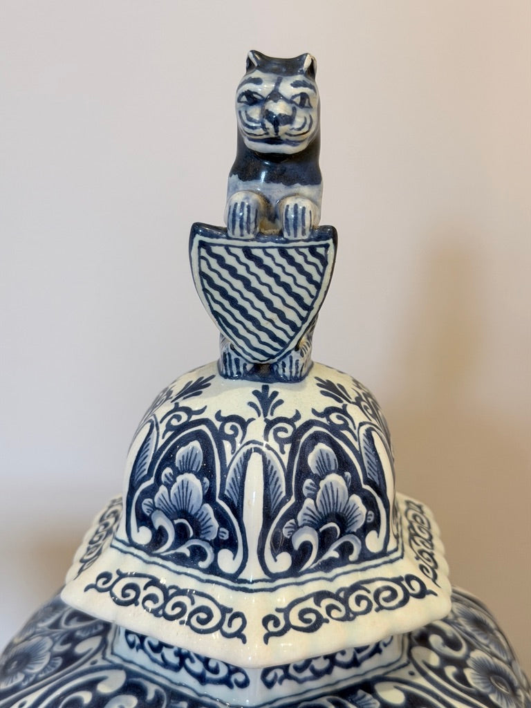 Oud Delft vases - set of 3